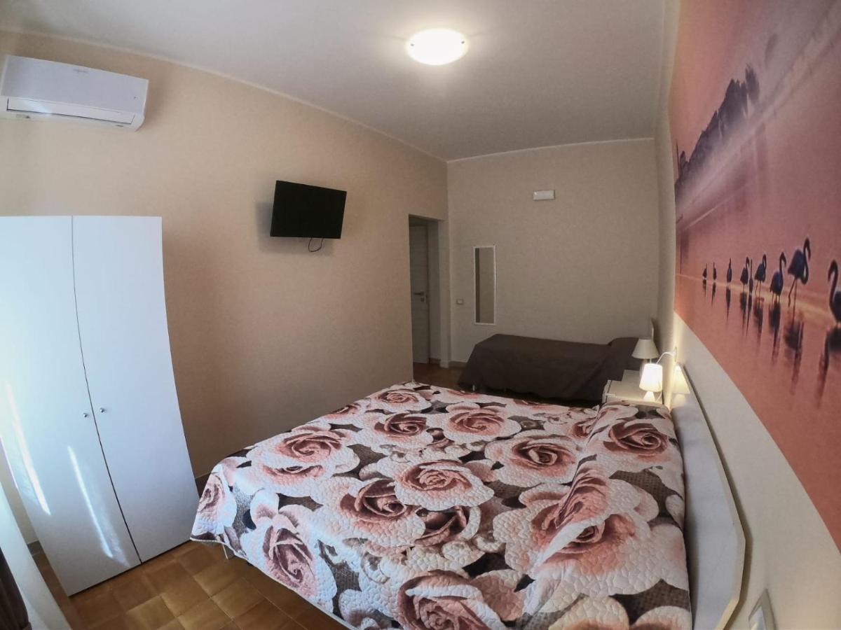 Le Stanze Di Ricci - Affittacamere Low Cost Lesina Kültér fotó